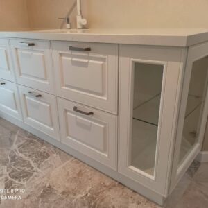 Кухня прямая, одноуровневая 01