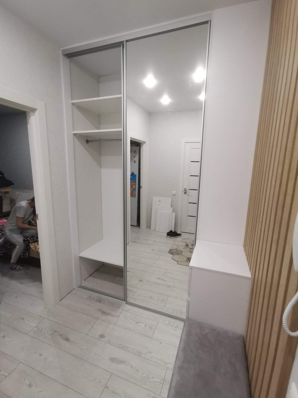 Прихожая с гардеробной