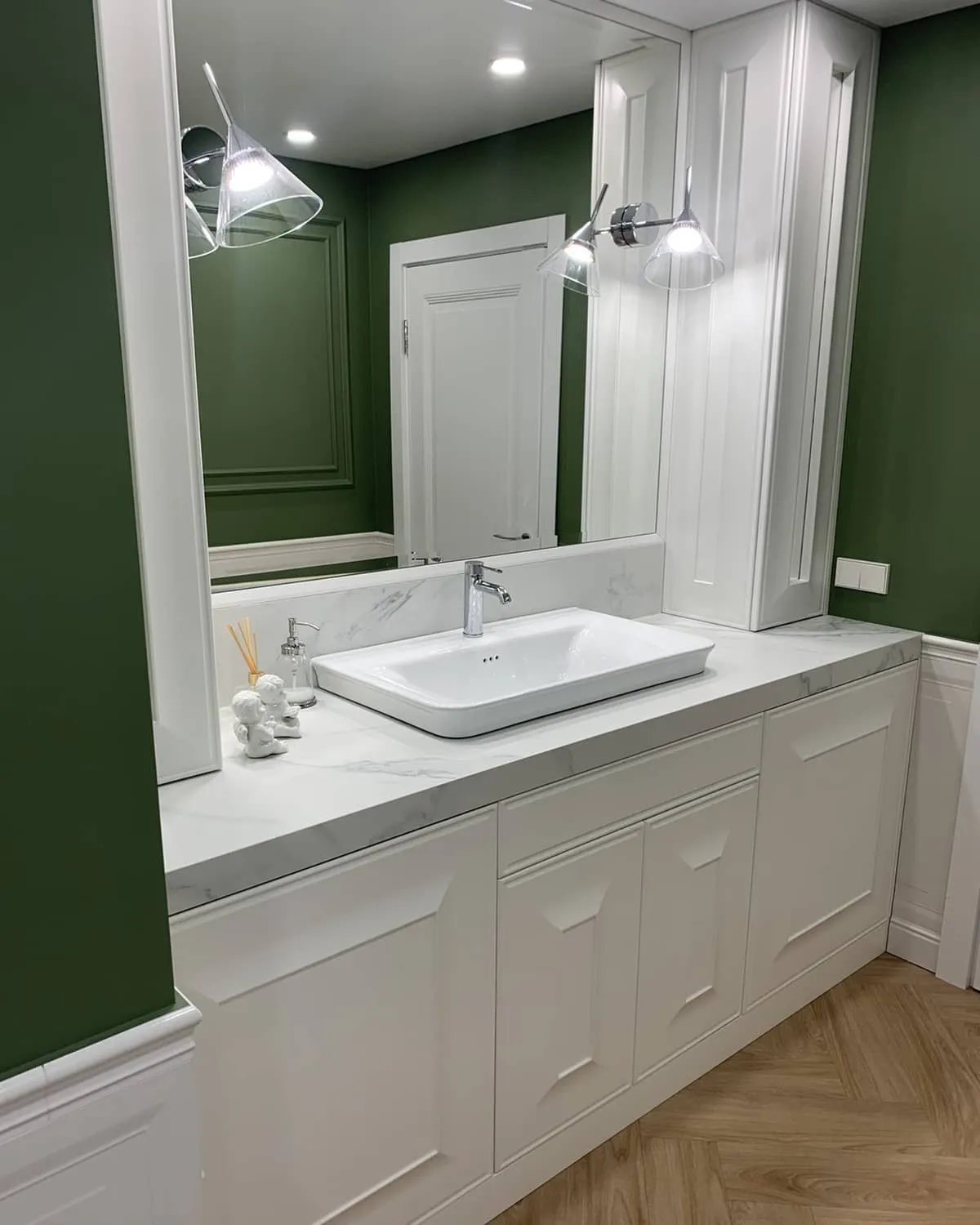 Мебель для ванной комнаты 02 под заказ в Минске