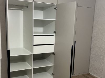 Шкаф распашной 22